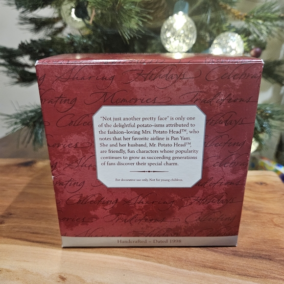 1998 Hallmark Keepsake Mrs. Potato Head ornament new in box - Picture 6 of 11